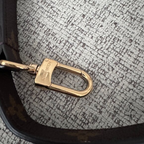 Louis Vuitton Monogram Adjustable Strap 16mm - Picture 4 of 7